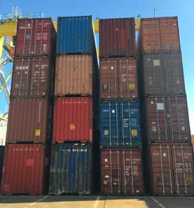 Containere maritime utilizate pentru depozitare