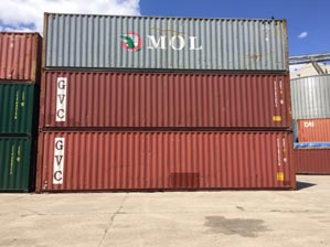 Containere maritime pe stoc
